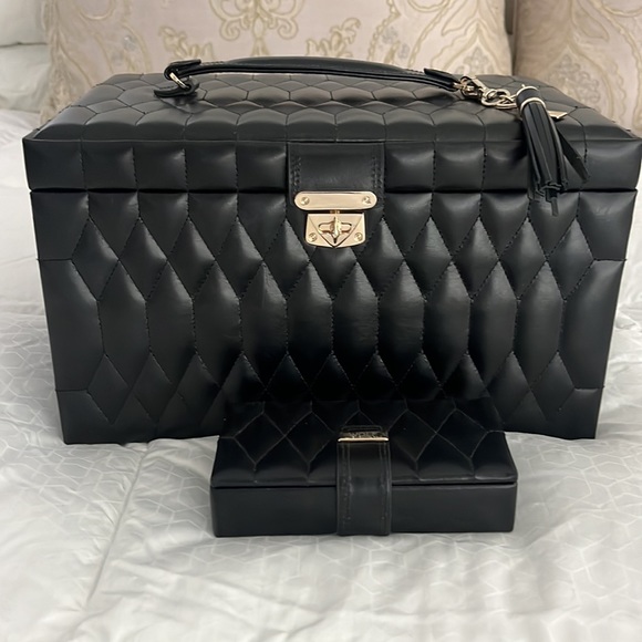 Wolf “Caroline” Large jewelry box quilted black leather - Picture 1 of 9